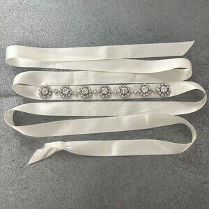 Rosebud Fashion Bridal Belt in Ivory/Silver Style BM 1624